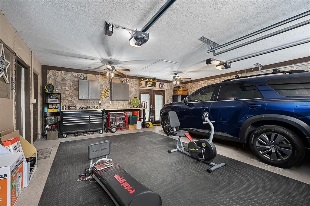 Active With Contract: $580,000 (3 beds, 2 baths, 2864 Square Feet)