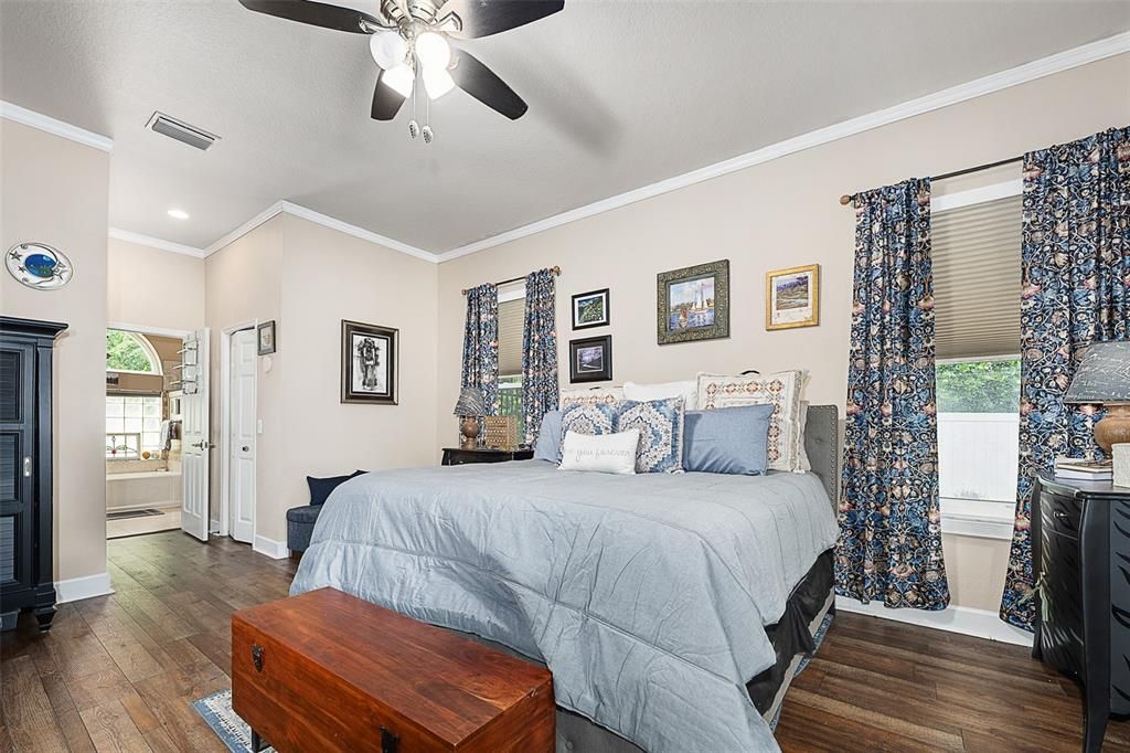 Active With Contract: $580,000 (3 beds, 2 baths, 2864 Square Feet)