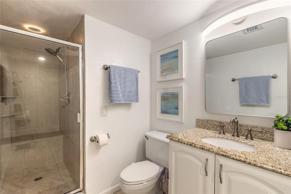 For Sale: $438,800 (2 beds, 2 baths, 885 Square Feet)