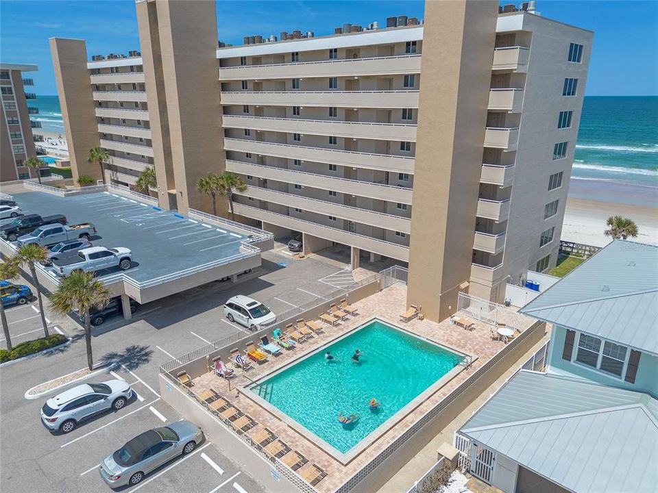 For Sale: $438,800 (2 beds, 2 baths, 885 Square Feet)