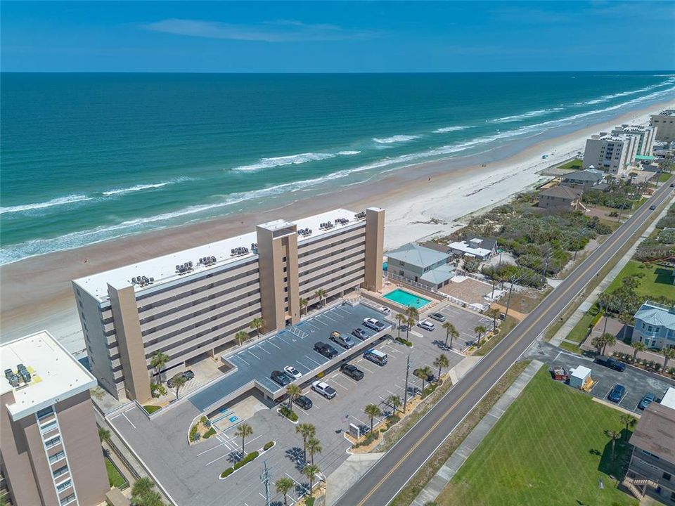 For Sale: $438,800 (2 beds, 2 baths, 885 Square Feet)