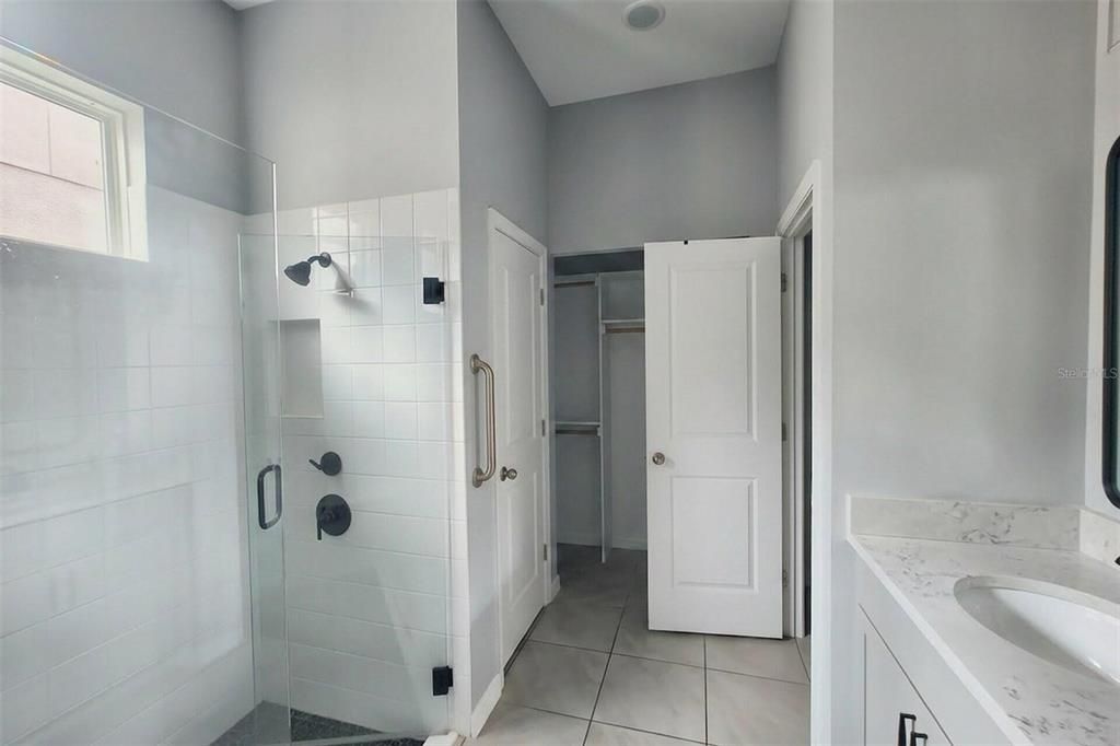 For Rent: $3,500 (4 beds, 3 baths, 2364 Square Feet)