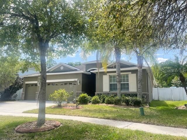 Recently Rented: $2,850 (4 beds, 3 baths, 2552 Square Feet)