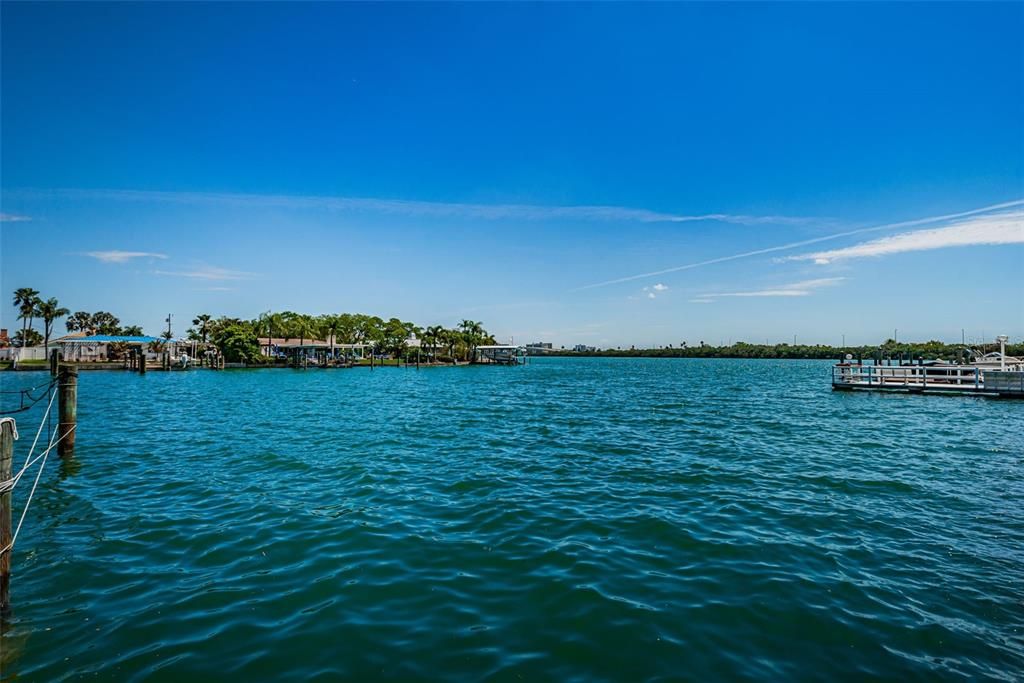 For Sale: $290,000 (1 beds, 1 baths, 680 Square Feet)