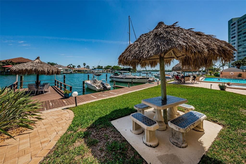 For Sale: $290,000 (1 beds, 1 baths, 680 Square Feet)