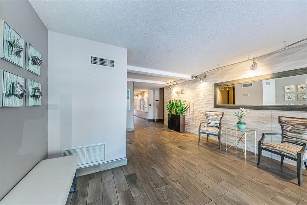 For Sale: $290,000 (1 beds, 1 baths, 680 Square Feet)