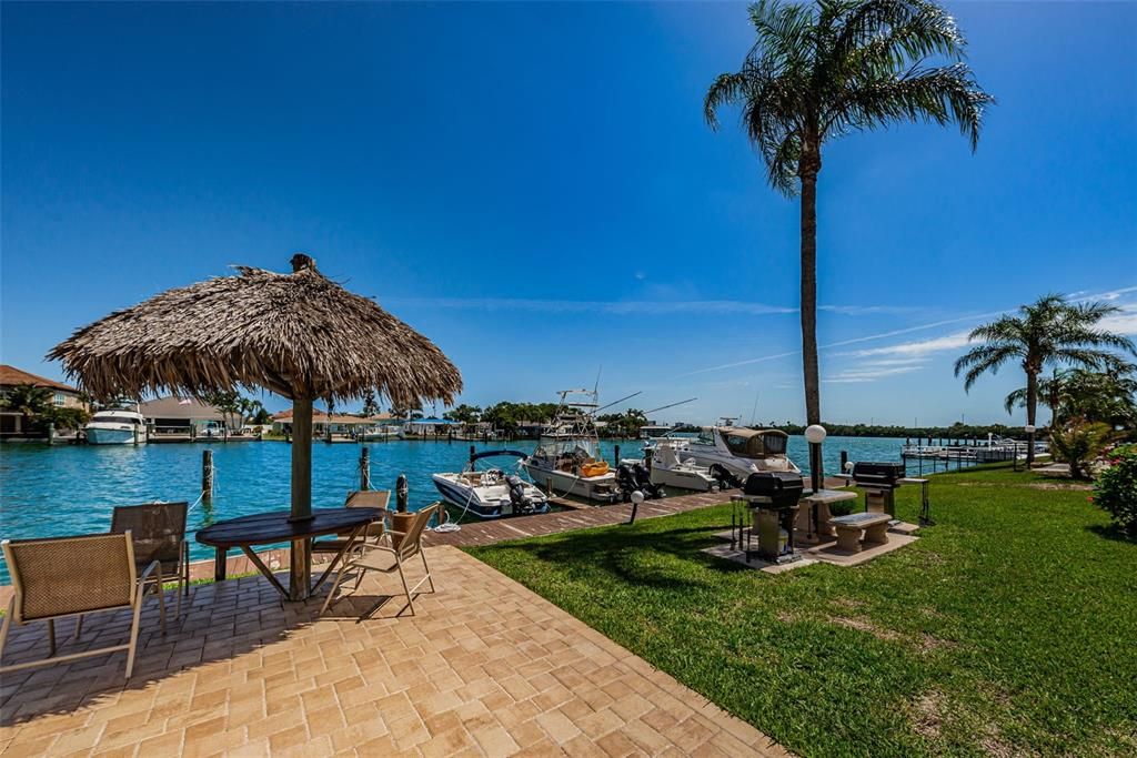 For Sale: $290,000 (1 beds, 1 baths, 680 Square Feet)