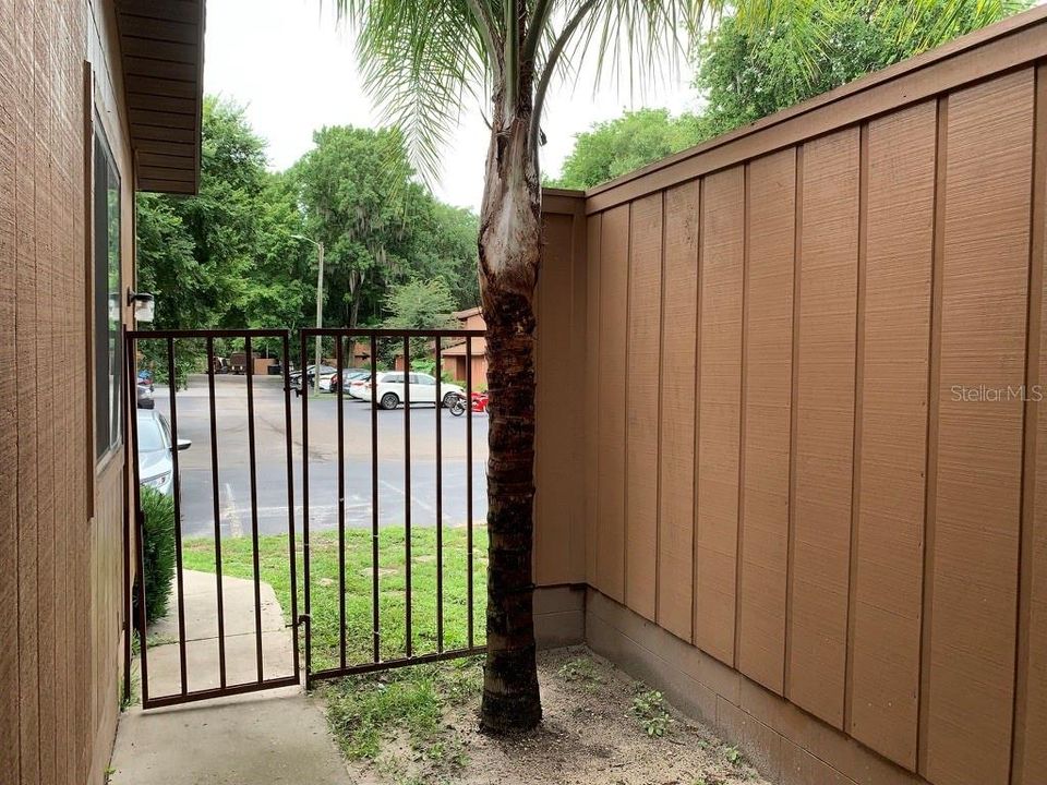 For Rent: $1,600 (2 beds, 2 baths, 1106 Square Feet)