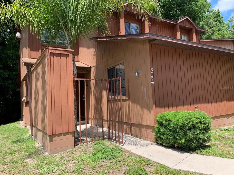 For Rent: $1,600 (2 beds, 2 baths, 1106 Square Feet)