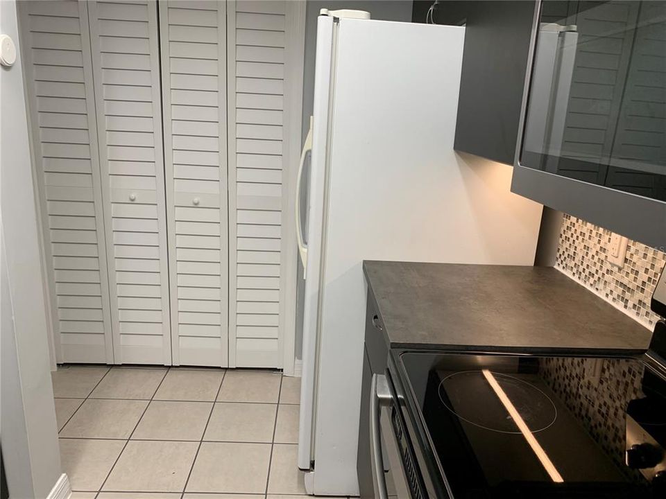 For Rent: $1,600 (2 beds, 2 baths, 1106 Square Feet)