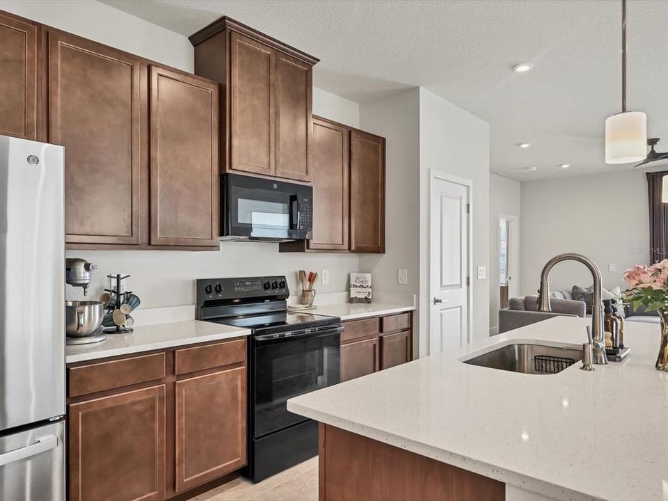 Active With Contract: $2,850 (3 beds, 2 baths, 1501 Square Feet)