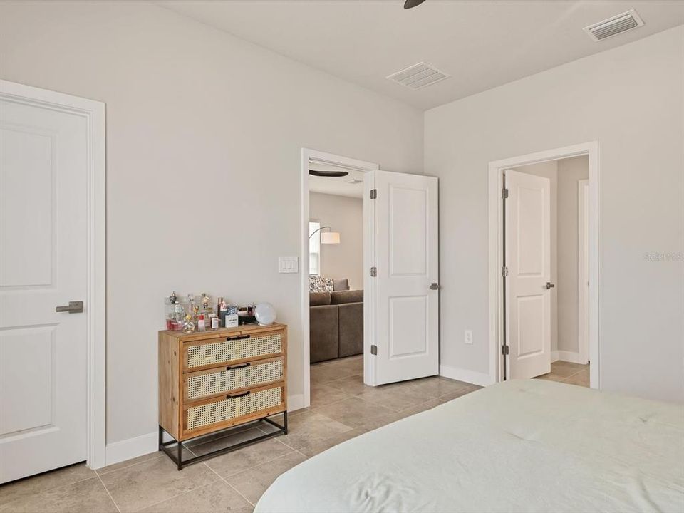Active With Contract: $2,850 (3 beds, 2 baths, 1501 Square Feet)