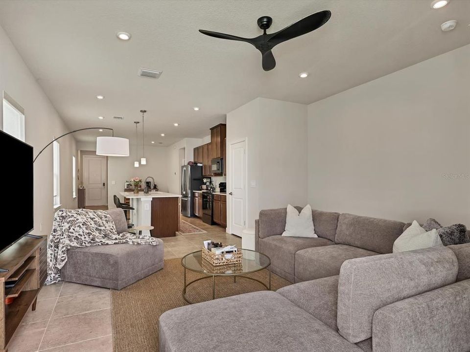 Active With Contract: $2,850 (3 beds, 2 baths, 1501 Square Feet)
