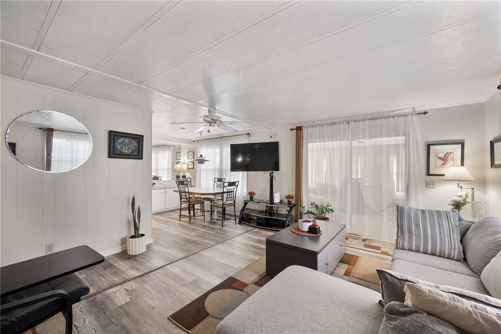 En Venta: $145,000 (2 camas, 2 baños, 960 Pies cuadrados)