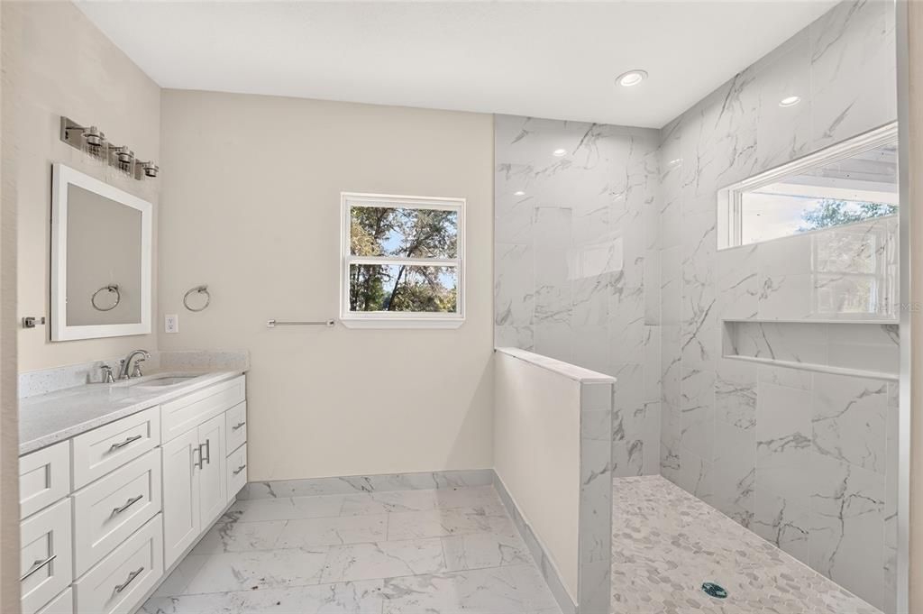 For Sale: $335,000 (3 beds, 2 baths, 1704 Square Feet)