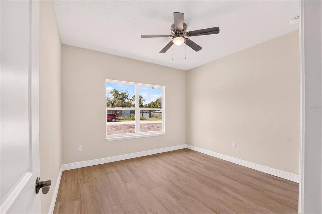For Sale: $335,000 (3 beds, 2 baths, 1704 Square Feet)