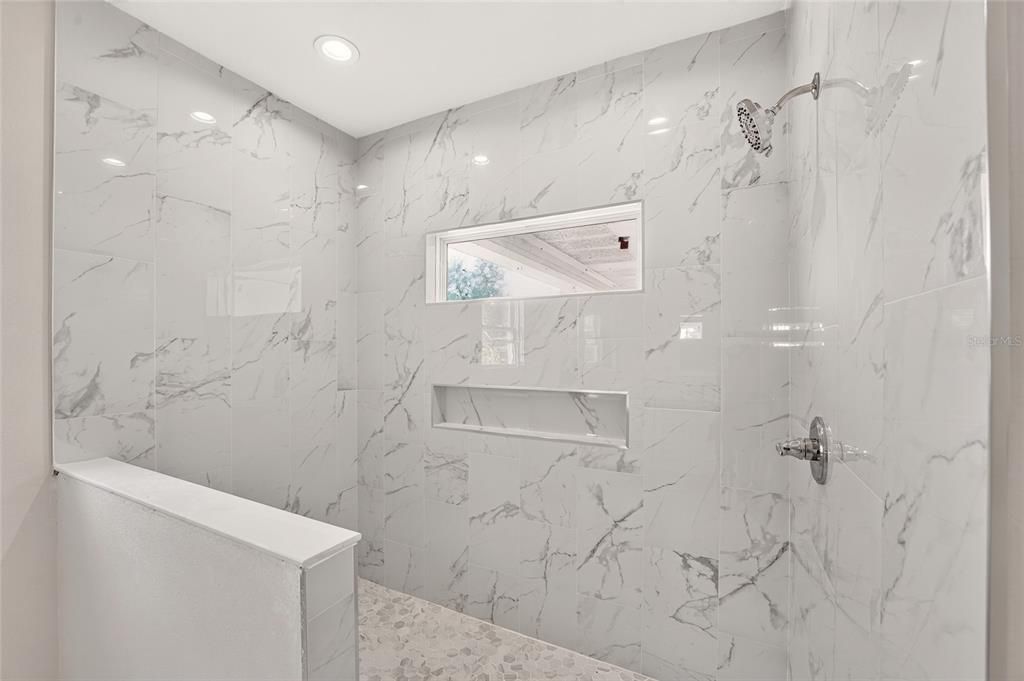 For Sale: $335,000 (3 beds, 2 baths, 1704 Square Feet)