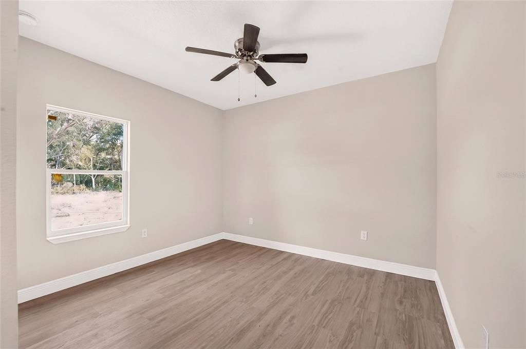 For Sale: $335,000 (3 beds, 2 baths, 1704 Square Feet)