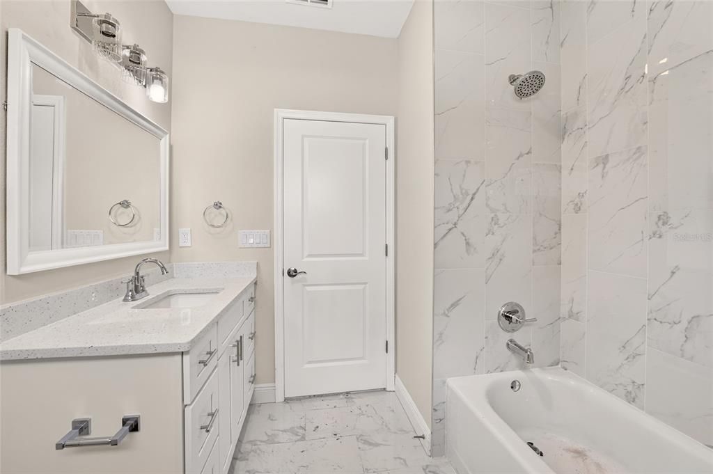 For Sale: $335,000 (3 beds, 2 baths, 1704 Square Feet)