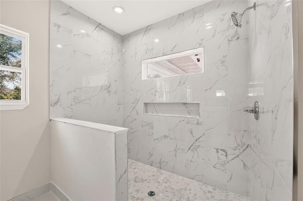 For Sale: $335,000 (3 beds, 2 baths, 1704 Square Feet)