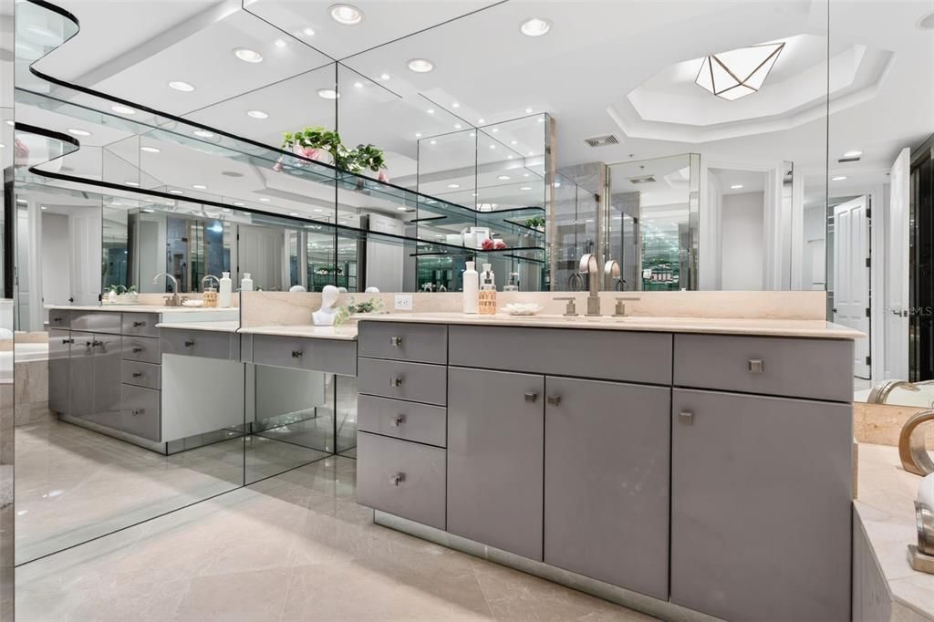 For Sale: $2,875,000 (4 beds, 4 baths, 3751 Square Feet)
