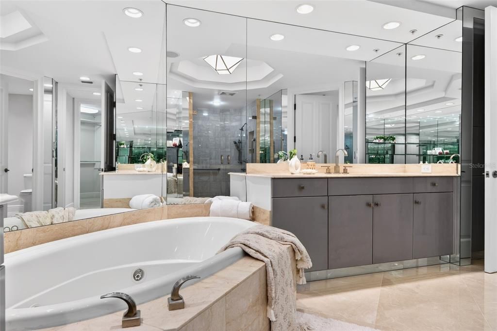 For Sale: $2,875,000 (4 beds, 4 baths, 3751 Square Feet)