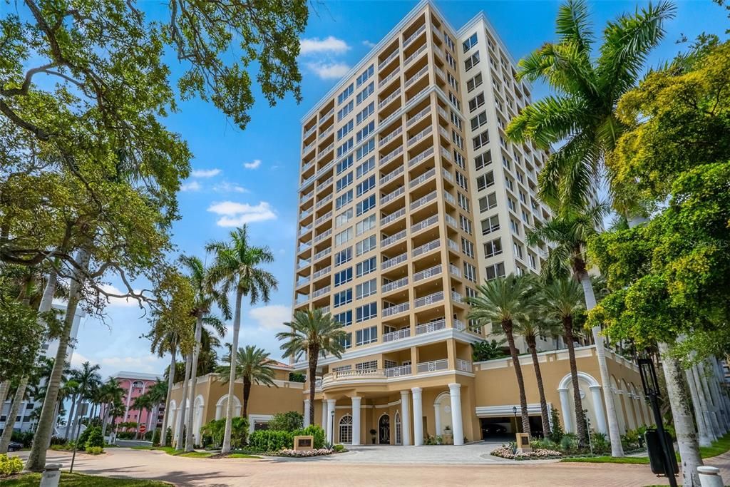 For Sale: $2,875,000 (4 beds, 4 baths, 3751 Square Feet)