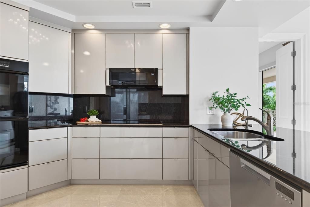 For Sale: $2,875,000 (4 beds, 4 baths, 3751 Square Feet)