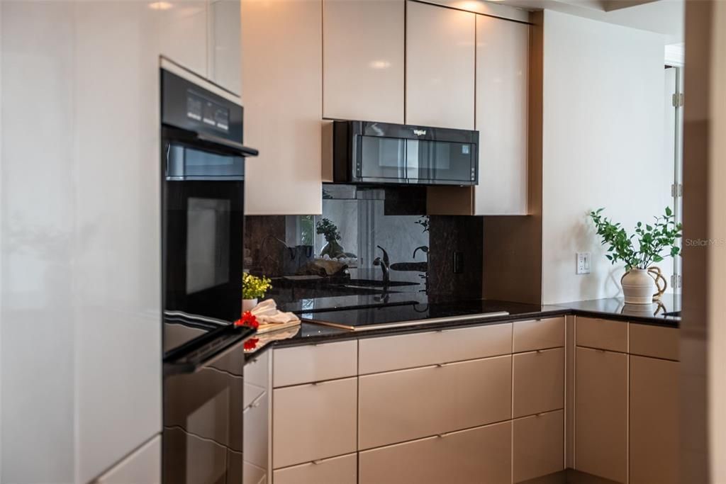 For Sale: $2,875,000 (4 beds, 4 baths, 3751 Square Feet)