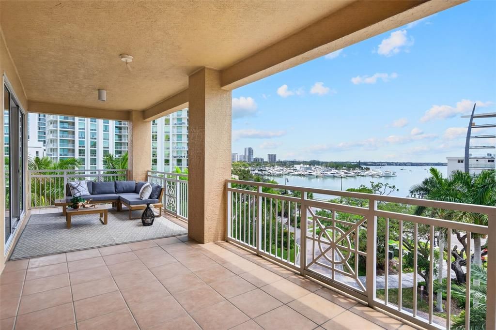 For Sale: $2,875,000 (4 beds, 4 baths, 3751 Square Feet)