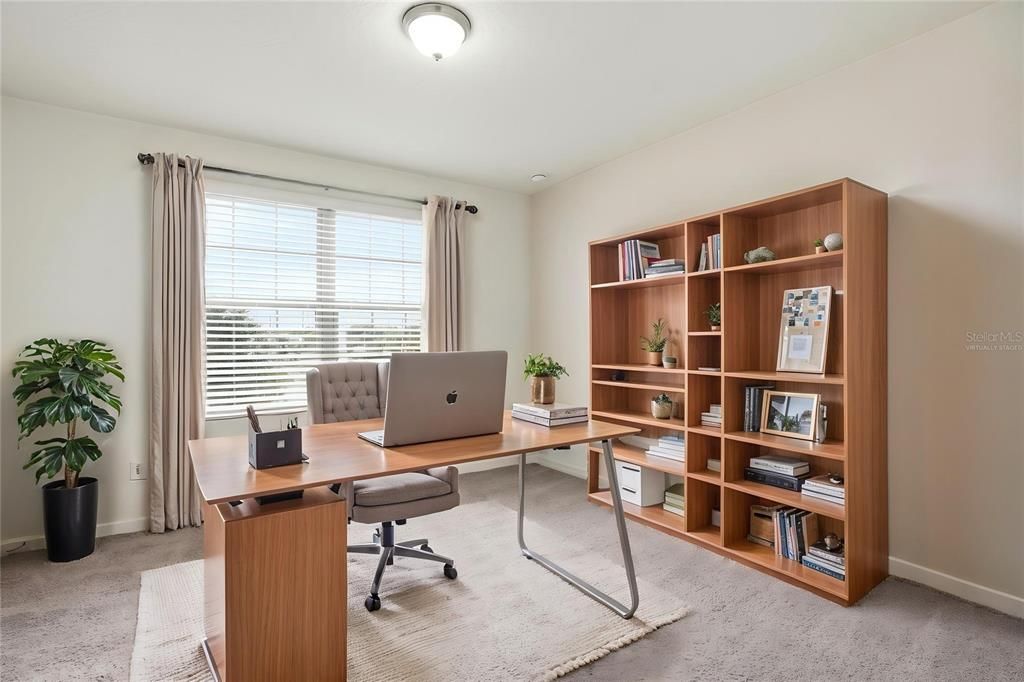На продажу: $369,000 (3 спален, 2 ванн, 2039 Квадратных фут)