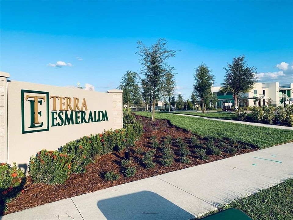 For Rent: $2,290 (4 beds, 3 baths, 1721 Square Feet)