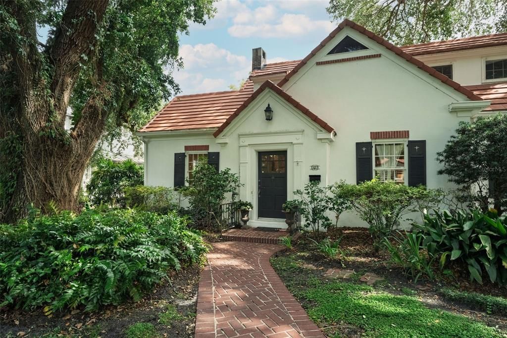 For Sale: $1,600,000 (5 beds, 3 baths, 3396 Square Feet)