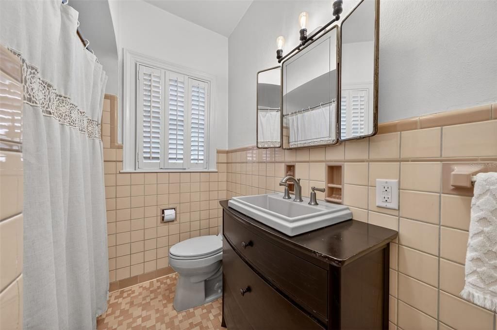 For Sale: $1,600,000 (5 beds, 3 baths, 3396 Square Feet)