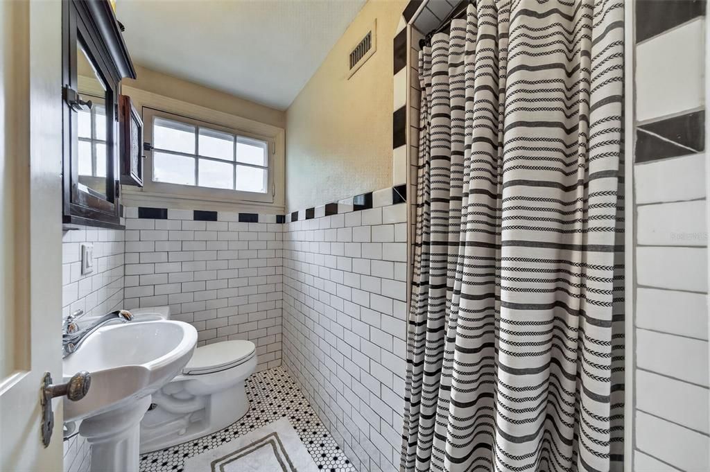 For Sale: $1,600,000 (5 beds, 3 baths, 3396 Square Feet)