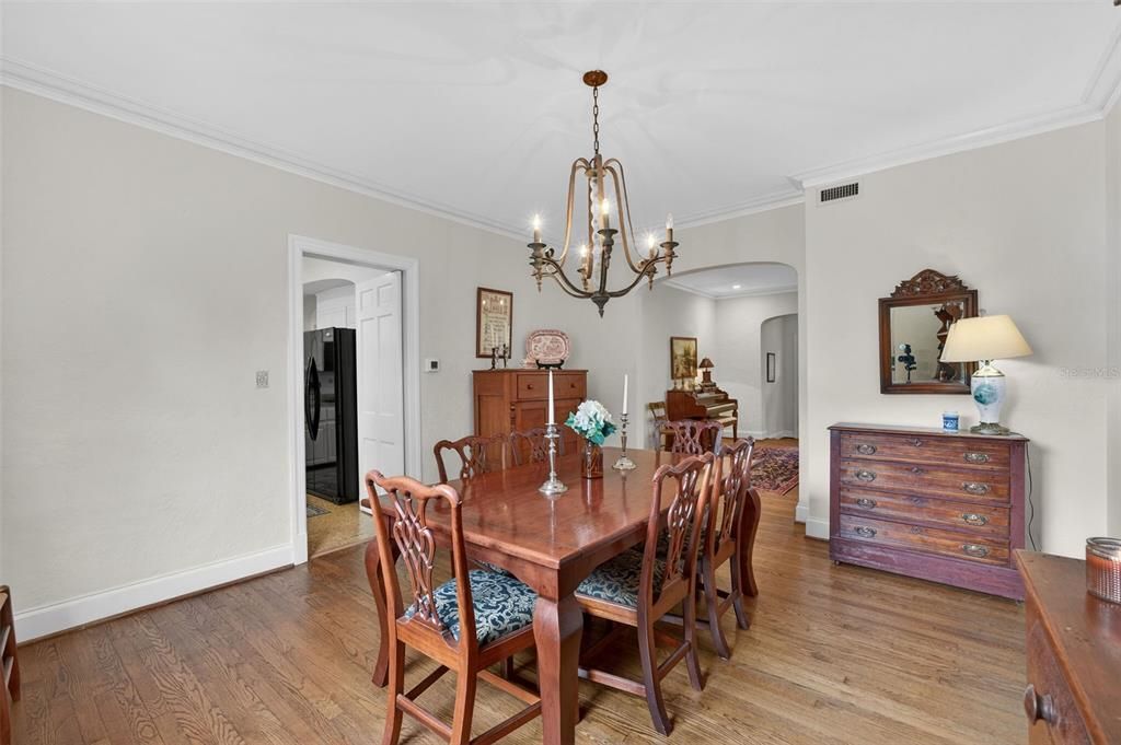 For Sale: $1,600,000 (5 beds, 3 baths, 3396 Square Feet)