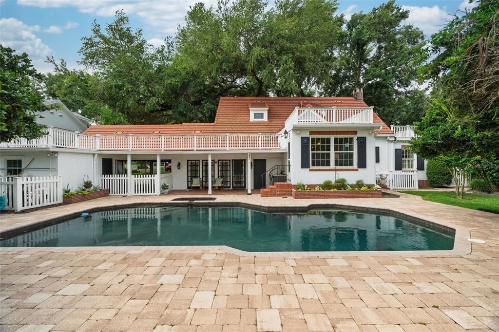 For Sale: $1,600,000 (5 beds, 3 baths, 3396 Square Feet)