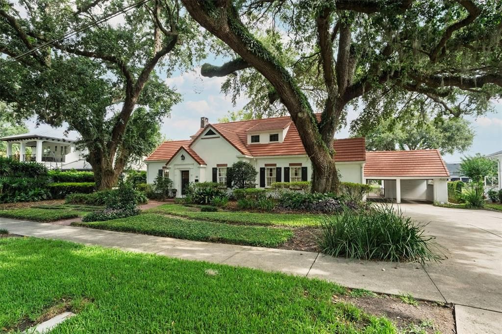 For Sale: $1,600,000 (5 beds, 3 baths, 3396 Square Feet)