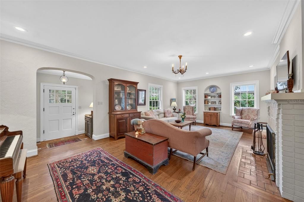 For Sale: $1,600,000 (5 beds, 3 baths, 3396 Square Feet)