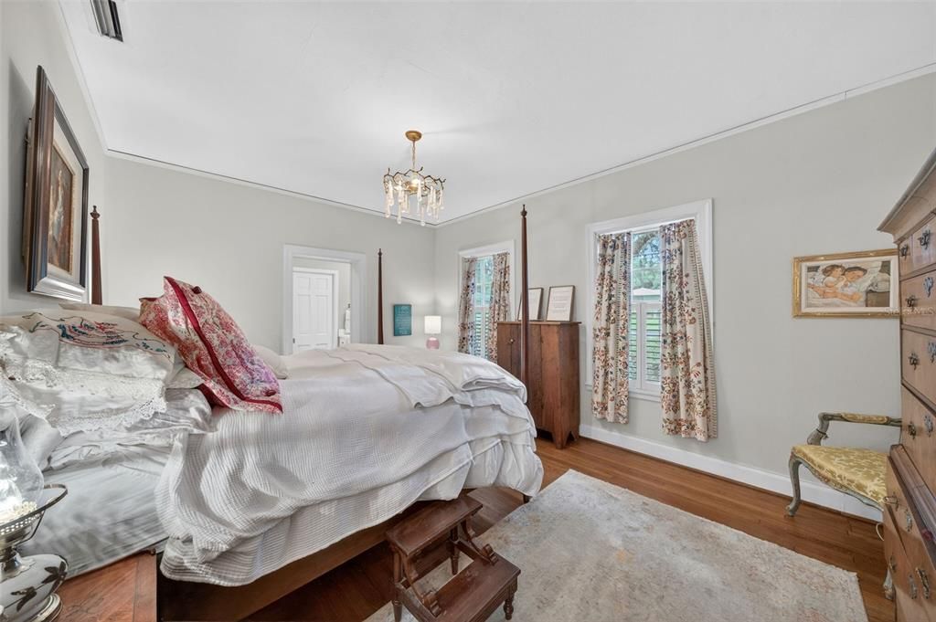 For Sale: $1,600,000 (5 beds, 3 baths, 3396 Square Feet)