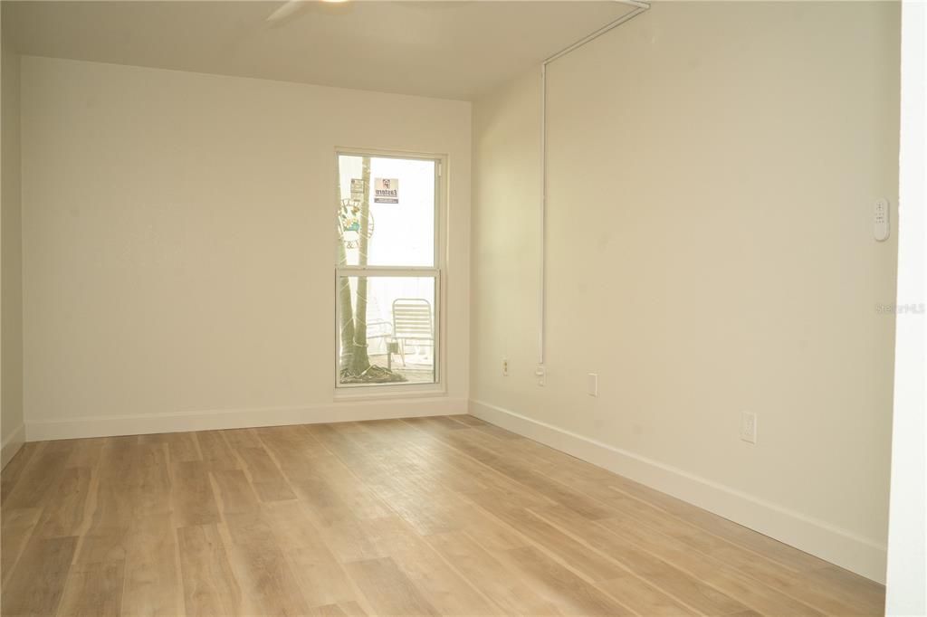 For Sale: $449,000 (2 beds, 2 baths, 1035 Square Feet)