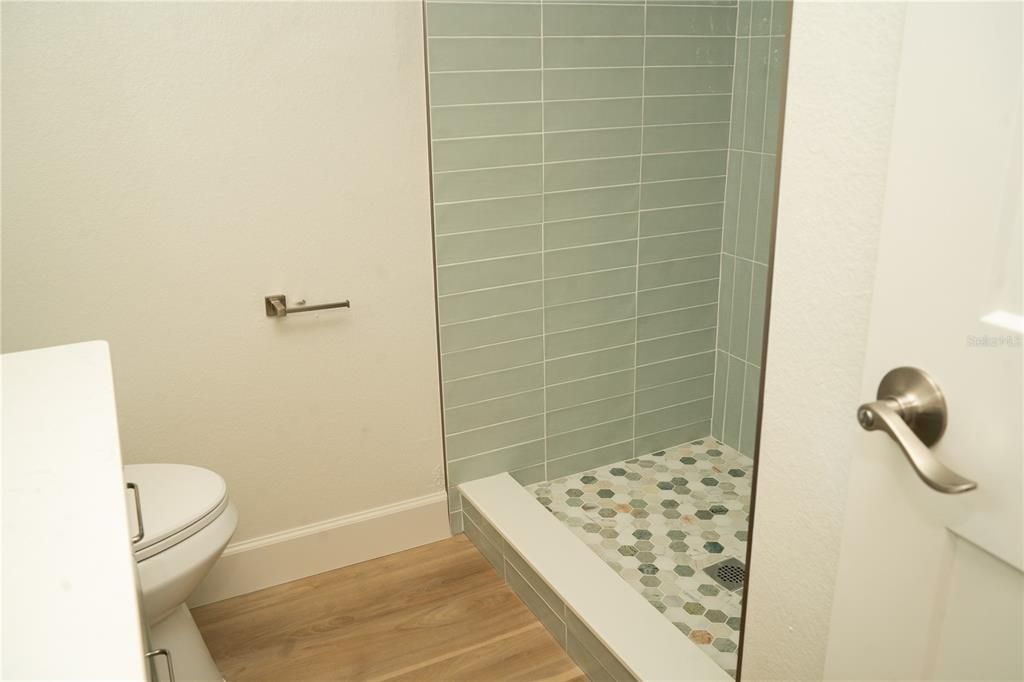 For Sale: $449,000 (2 beds, 2 baths, 1035 Square Feet)