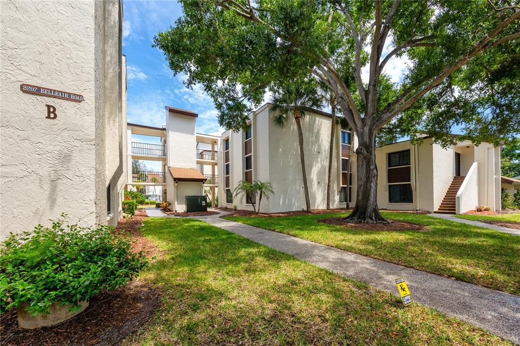 For Sale: $159,995 (2 beds, 1 baths, 857 Square Feet)