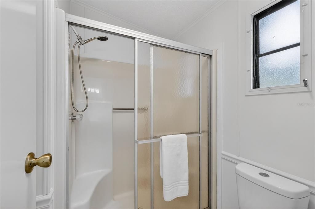 На продажу: $199,900 (2 спален, 2 ванн, 1040 Квадратных фут)