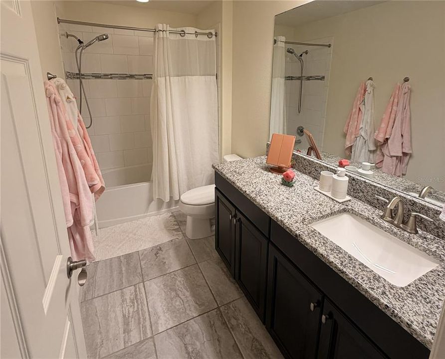 For Rent: $4,800 (5 beds, 3 baths, 3336 Square Feet)
