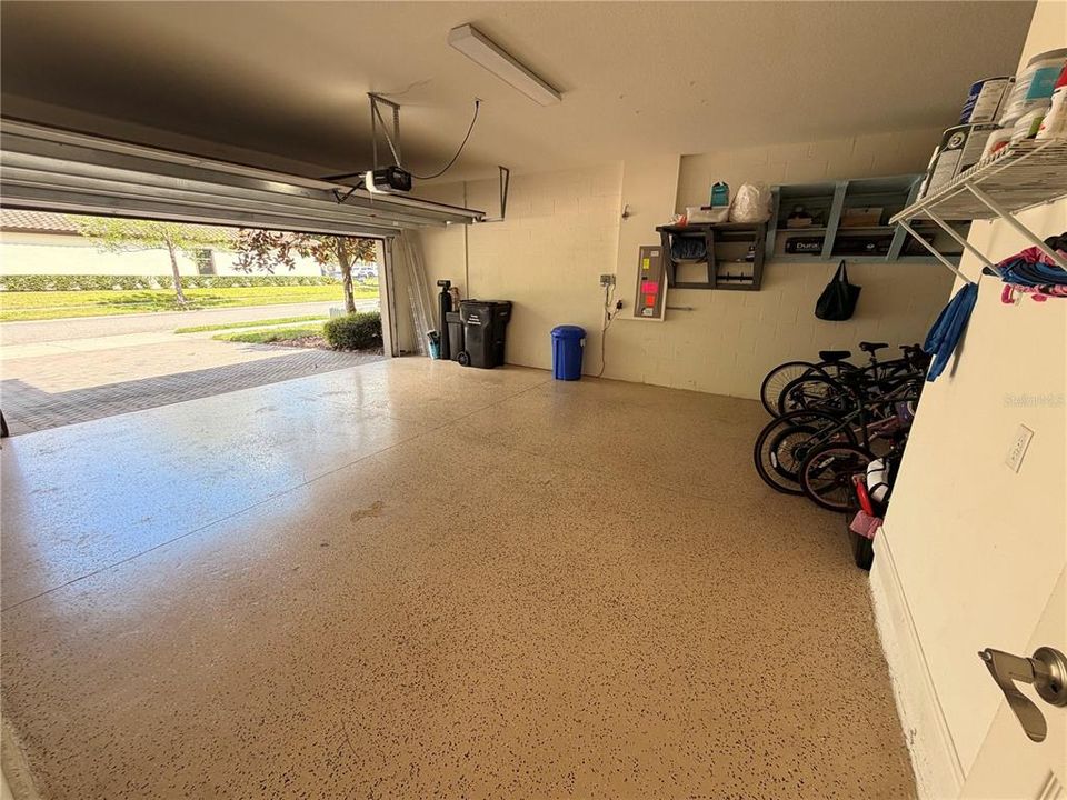 For Rent: $4,800 (5 beds, 3 baths, 3336 Square Feet)