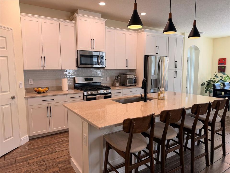 For Rent: $4,800 (5 beds, 3 baths, 3336 Square Feet)