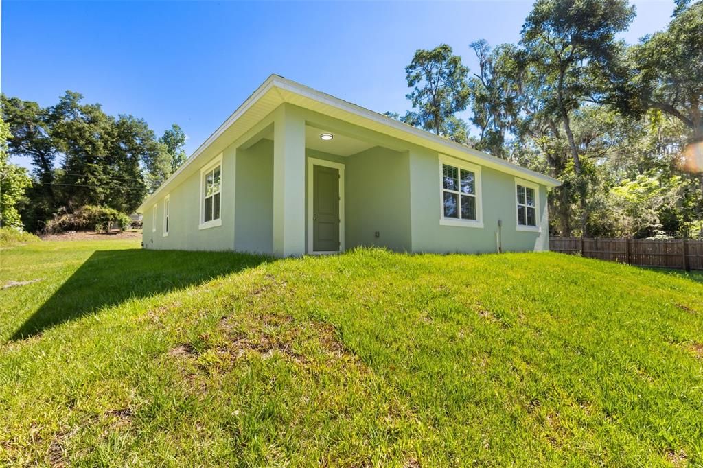 For Sale: $309,900 (4 beds, 3 baths, 2069 Square Feet)