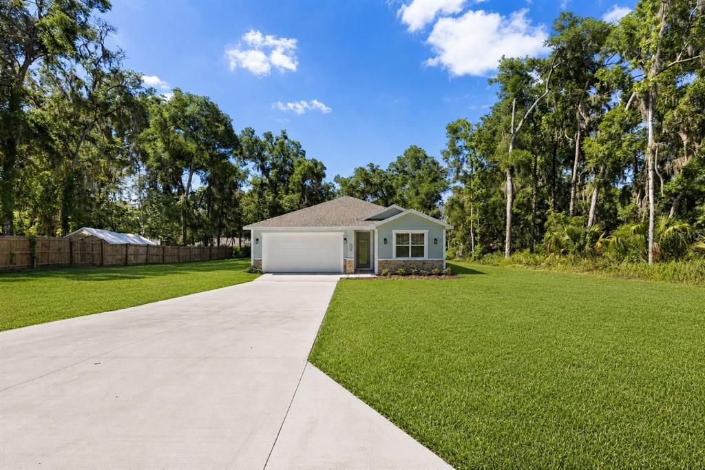 For Sale: $309,900 (4 beds, 3 baths, 2069 Square Feet)