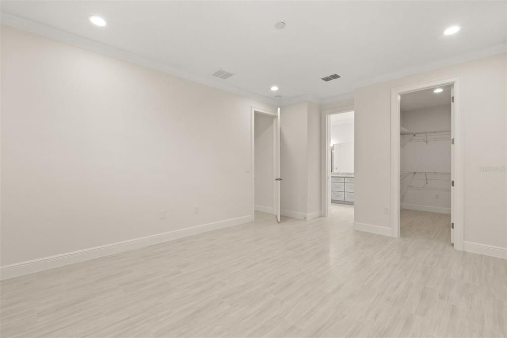 For Sale: $309,900 (4 beds, 3 baths, 2069 Square Feet)